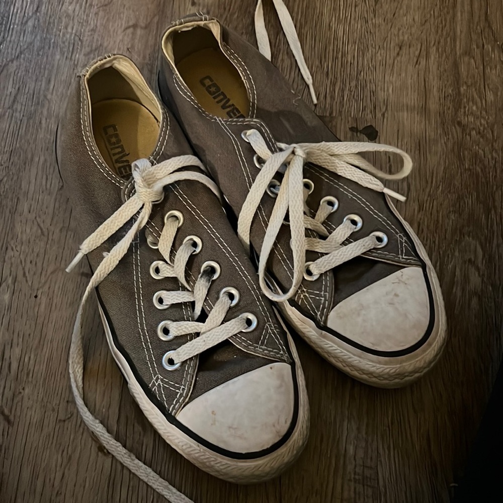 Women’s gray Converse size 7